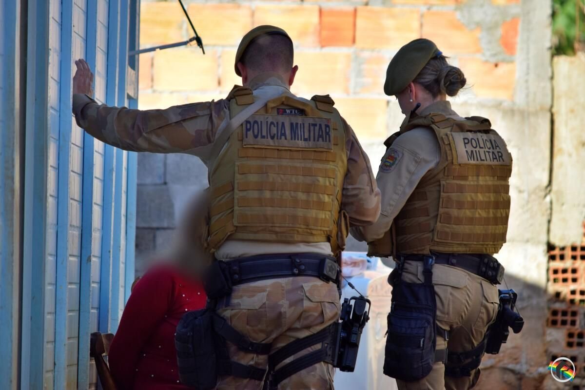 Polícia Militar realiza operação e prende duas mulheres por tráfico de drogas em SMO