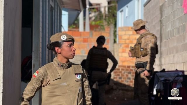 PM prende cinco por tráfico de drogas em São Miguel do Oeste