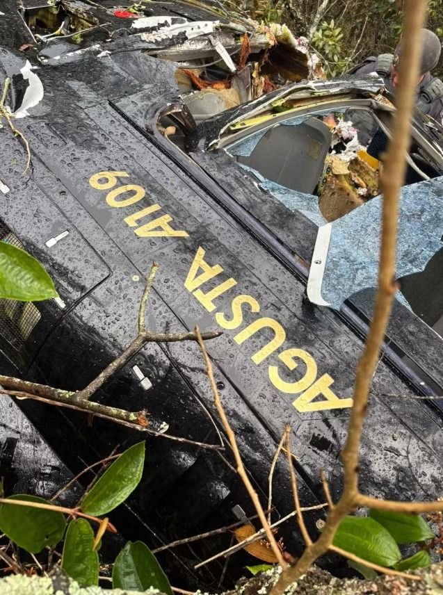 Helicóptero cai em Iaras, SP, e deixa três feridos graves