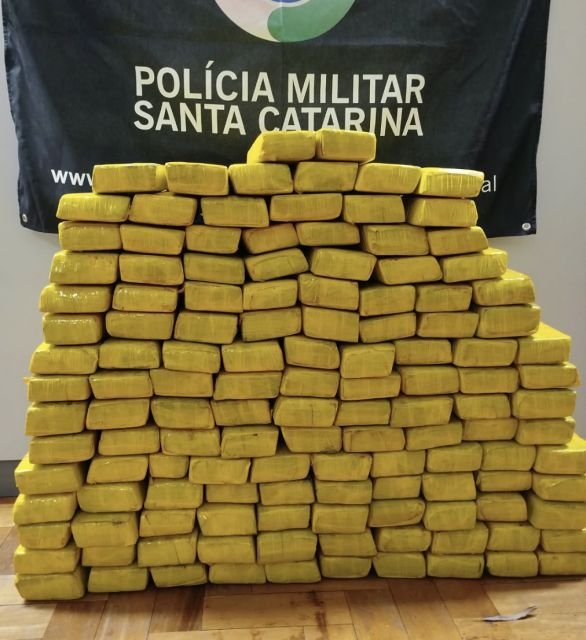Polícia apreende cerca de 82 kg de maconha após perseguição em Dionísio Cerqueira