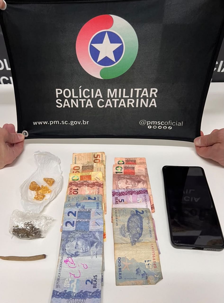 Dois homens são presos com crack e maconha durante abordagem