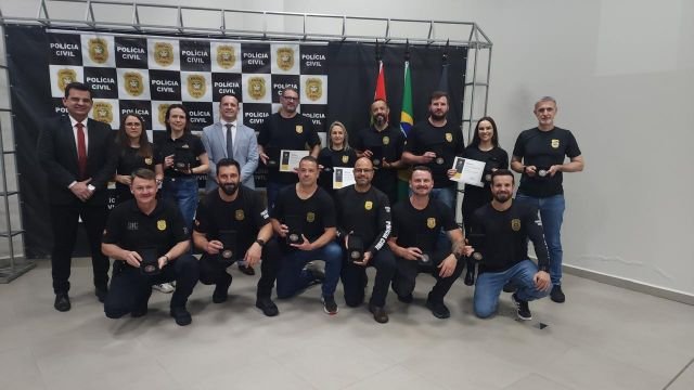 16 policiais civis da região de Maravilha recebem Medalha de Mérito Policial
