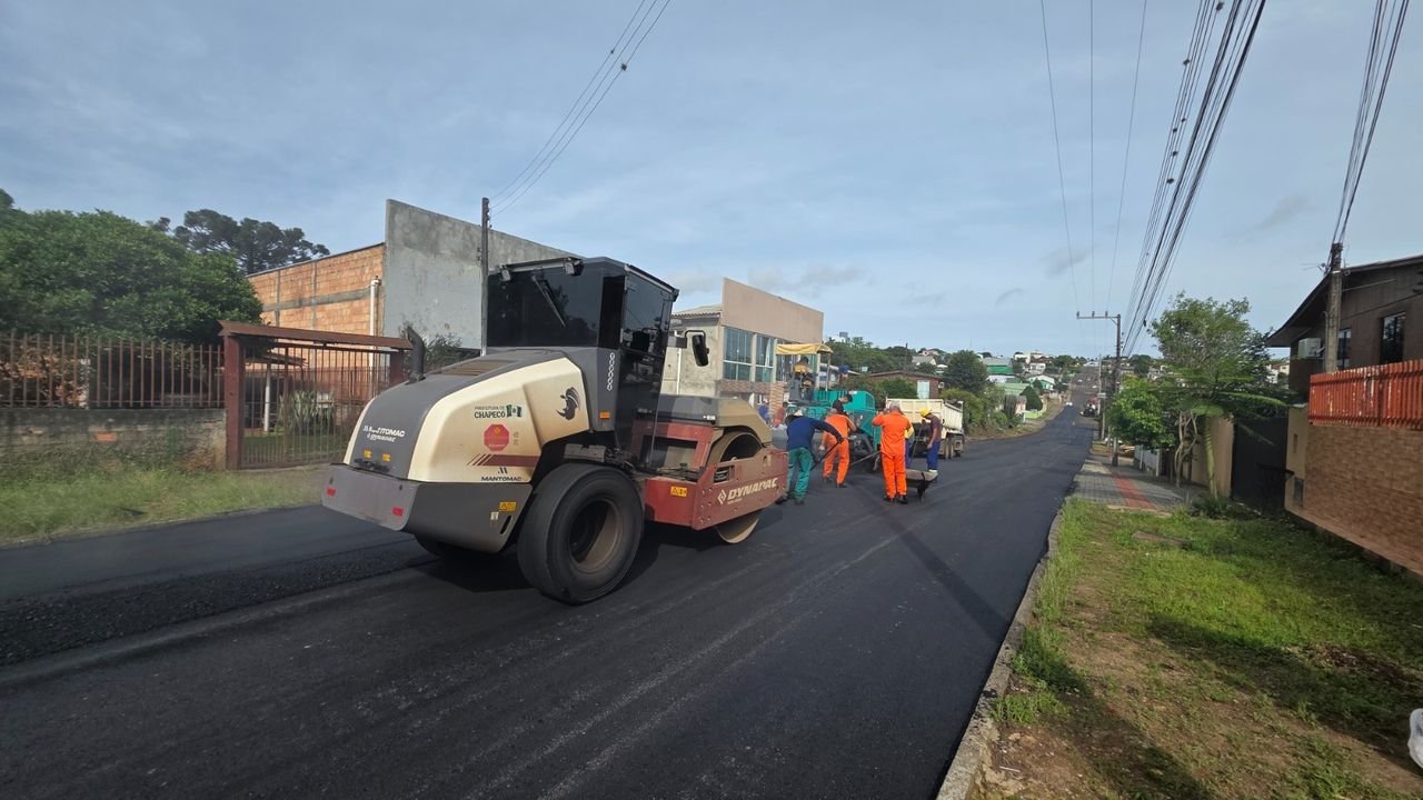 Revitalização de avenidas e ruas é realizada no bairro Efapi em Chapecó