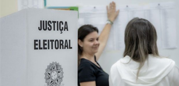 TRE-SC divulga lista com 688 candidatos aptos nas urnas de Santa Catarina