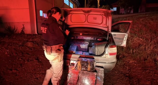 PRF apreende 200 kg de maconha e prende homem após perseguição em Guaraciaba