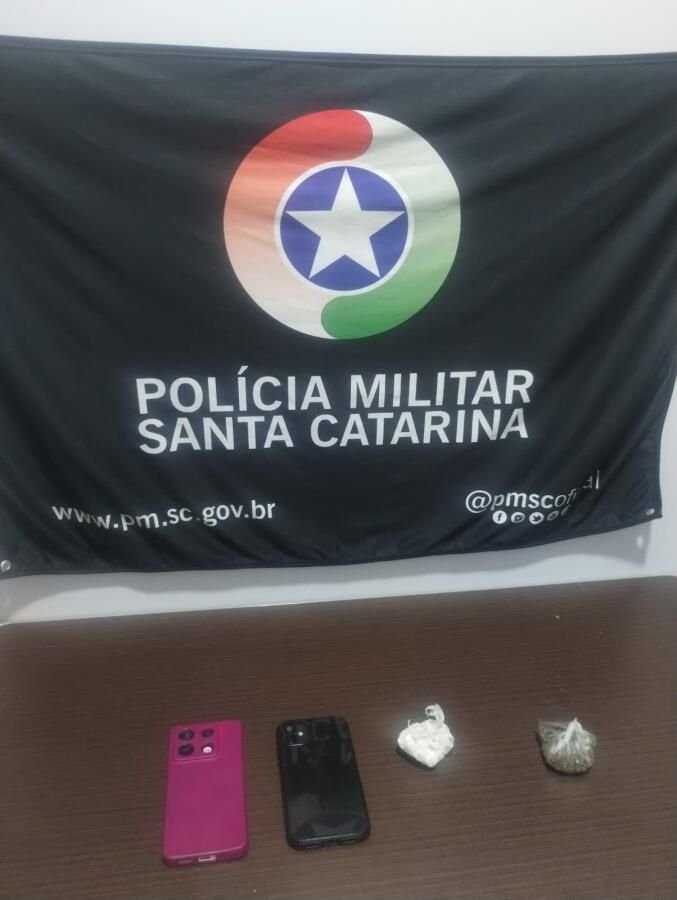 Polícia Militar apreende mais de 1 kg de maconha e prende três em Cunha Porã