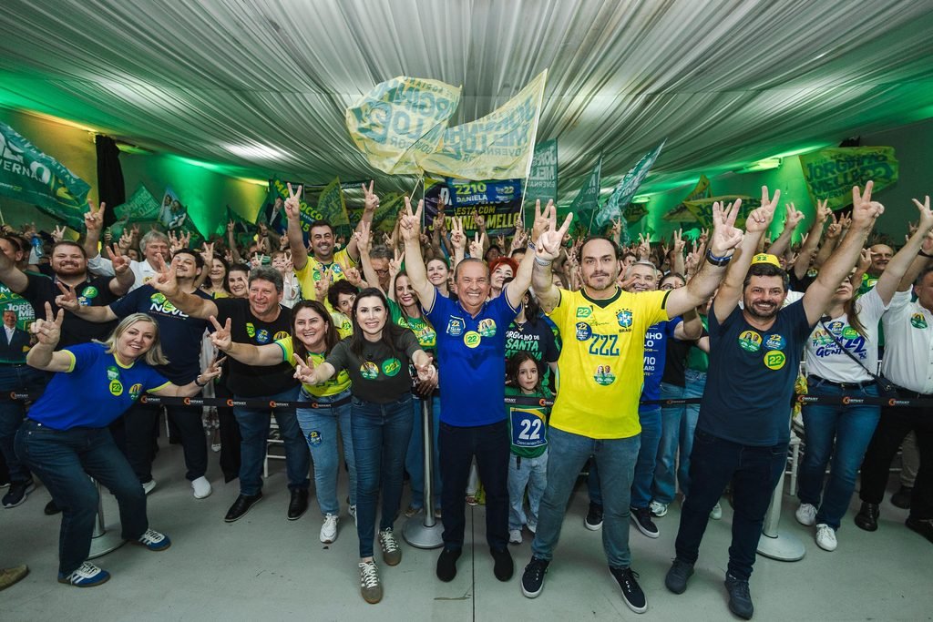Jorginho Mello reúne prefeitos e lideranças em ato de campanha em São Miguel do Oeste