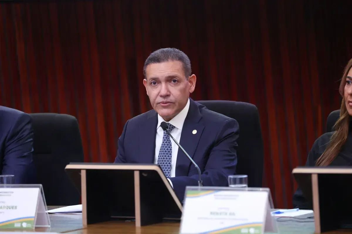 Decisões divergentes entre STF e TSE sobre publicações eleitorais geram polêmica