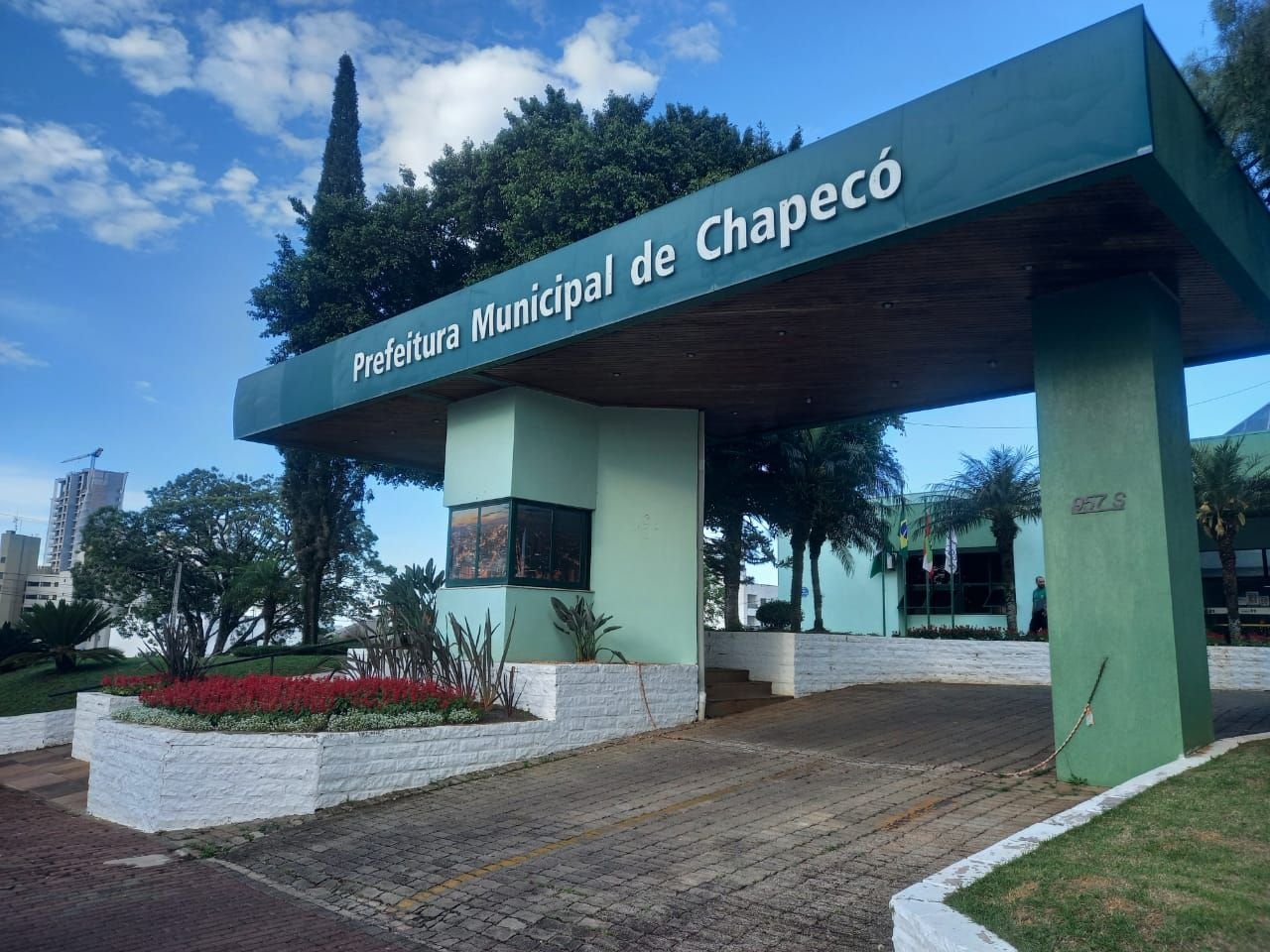 Chapecó abre concurso público para Atendente de Central do Cidadão com salário de R$ 2,9 mil
