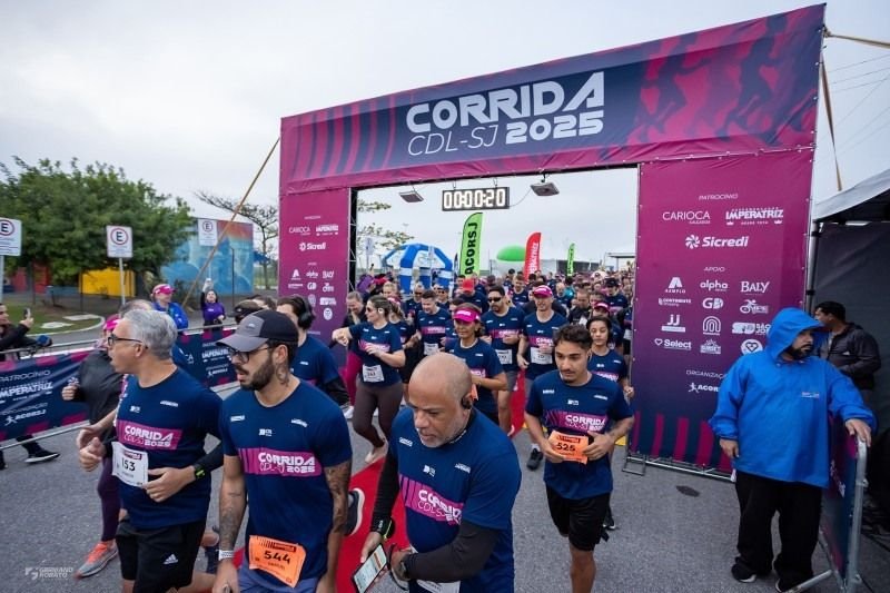 Corrida Outubro Rosa em São José promove conscientização sobre câncer de mama