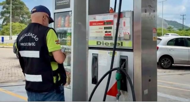 PROCON/SC notifica 22 postos por preços abusivos da gasolina a R$ 7,34