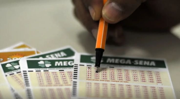 Quatro apostas de SC acertam quina da Mega-Sena e prêmio acumula para R$ 100 milhões