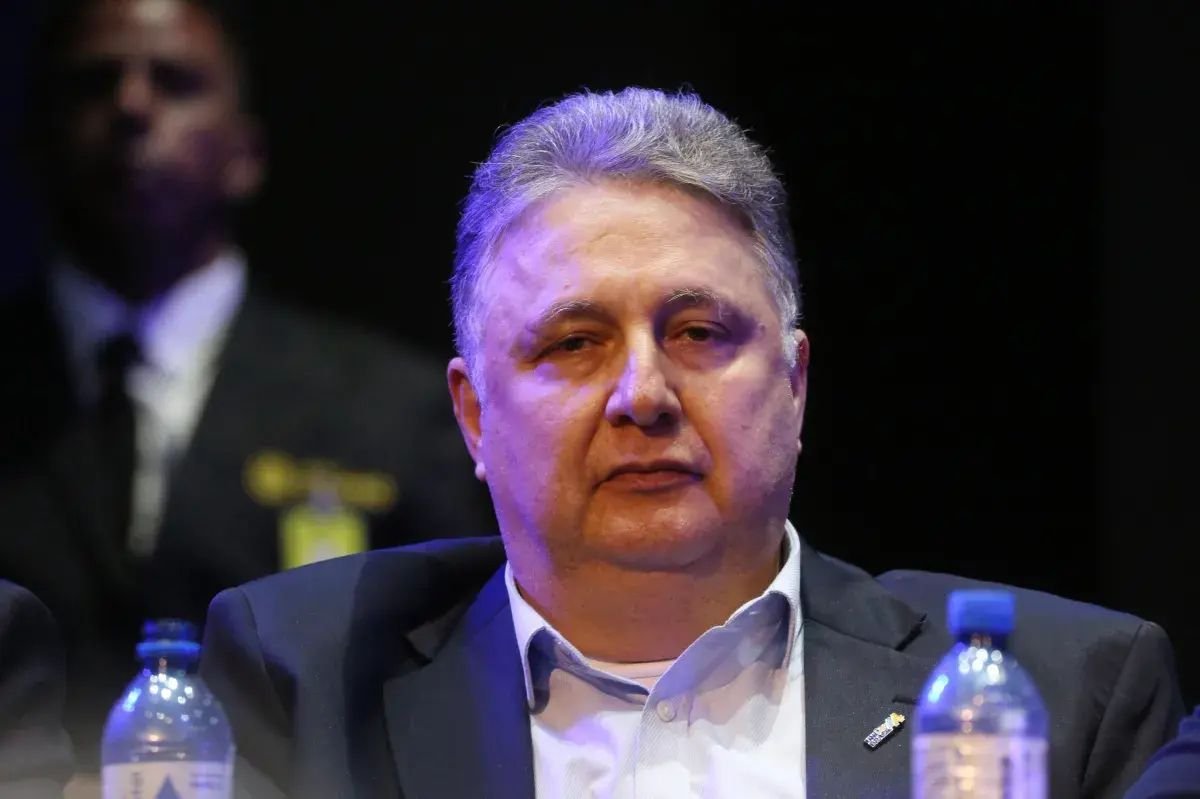 TSE anula votos de Garotinho e confirma Douglas Ruas como governador do RJ