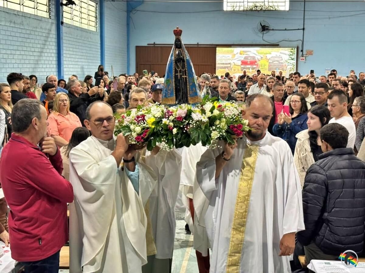 Mais de 3 mil fiéis participam da 35ª Romaria de Nossa Senhora Aparecida em São Miguel do Oeste