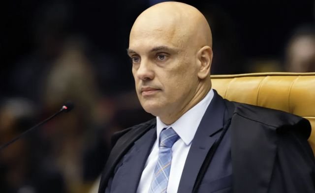 Flávio Bolsonaro retoma visitas ao pai, mas com restrições eleitorais