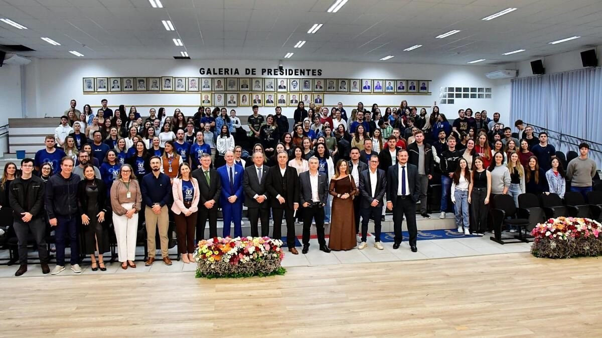Câmara de São Miguel do Oeste homenageia Unoesc pelos 30 anos de credenciamento