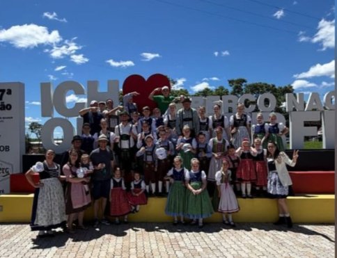 Luciano Hang e fenômenos da internet prestigiam a 47ª Oktoberfest em Linha Becker