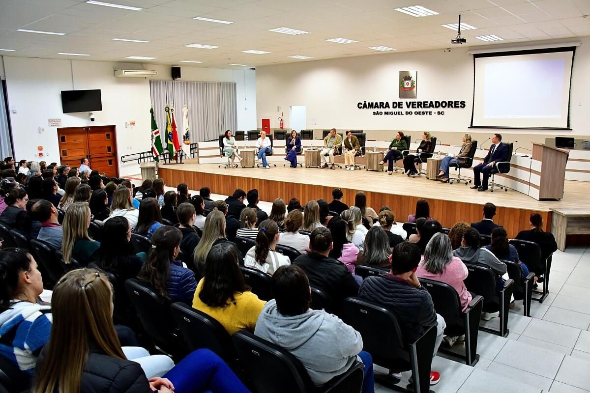 Prefeitura de São Miguel do Oeste tem 10 dias para apresentar cronograma salarial dos professores