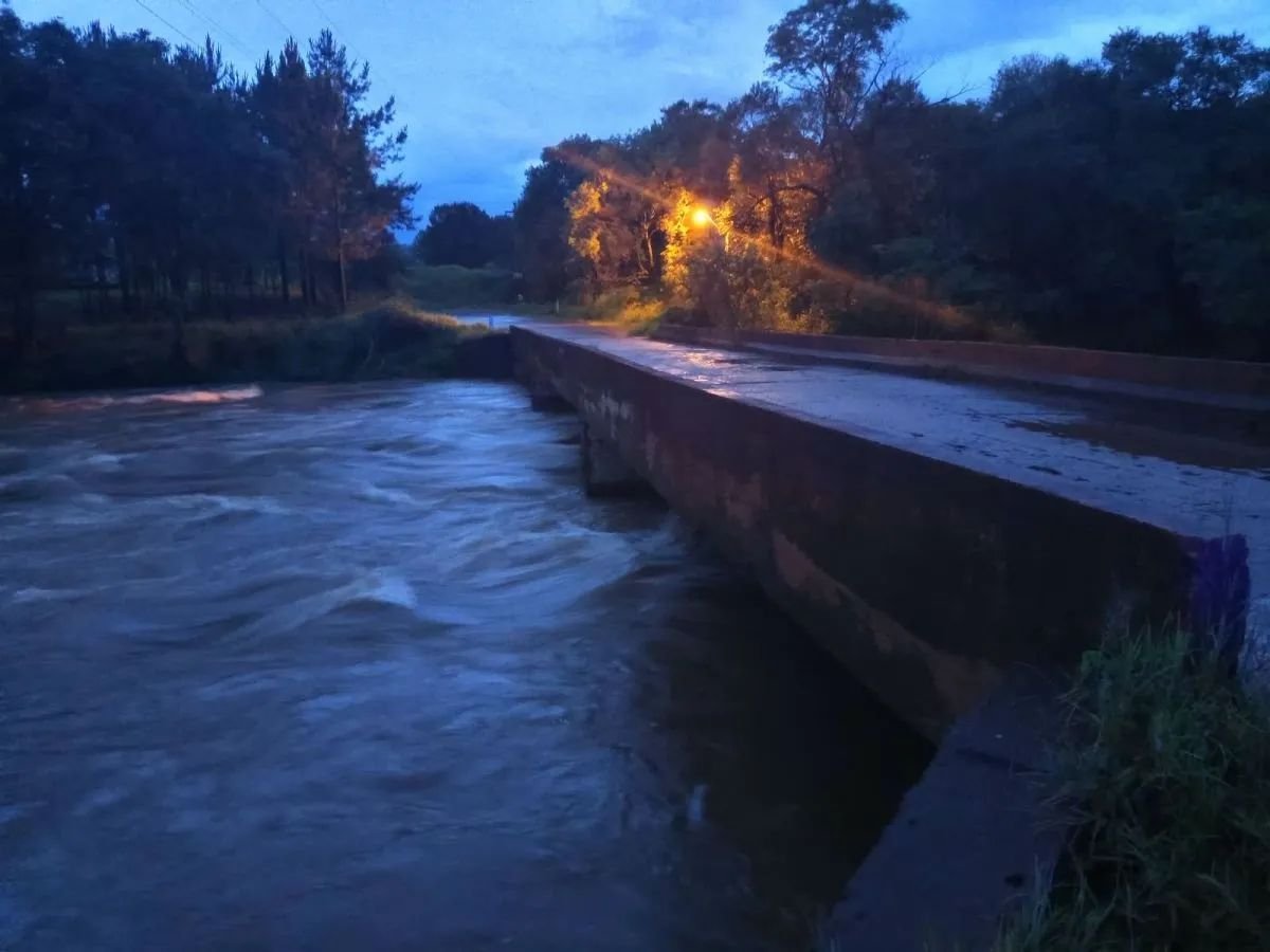 Temporal em Misiones causa danos em 40 casas, evacua moradores e corta três pontes