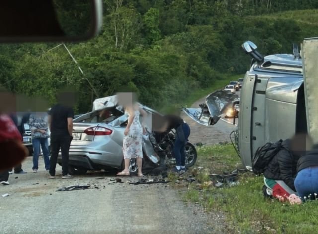 Acidente na BR-470 em Lontras deixa quatro mortos e criança gravemente ferida