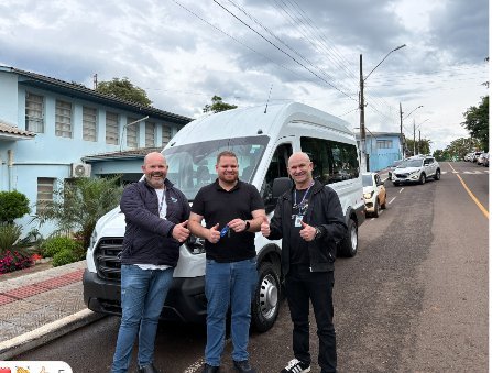 Iporã do Oeste adquire novo veículo para o transporte de pacientes