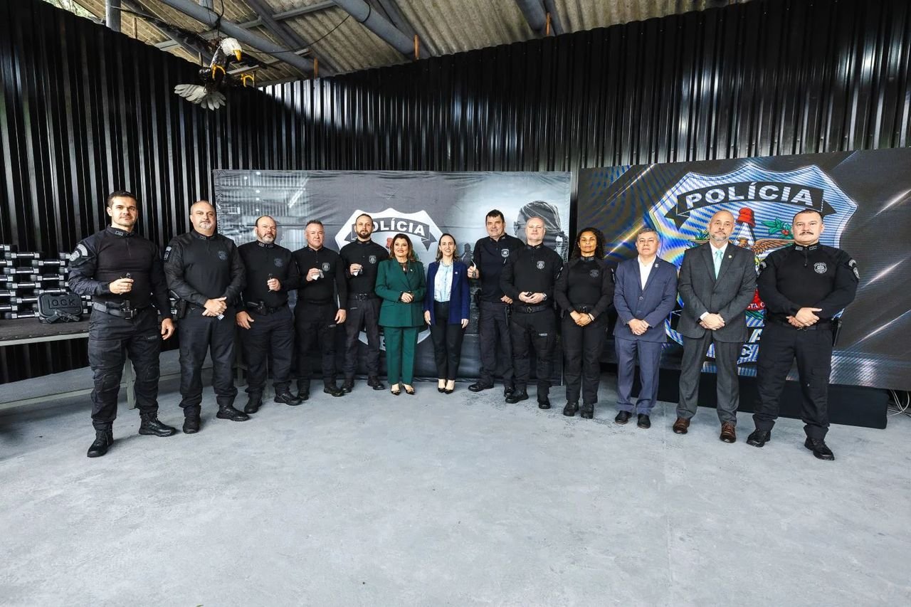 Polícia Penal de SC recebe 18 viaturas e 800 pistolas Glock para segurança