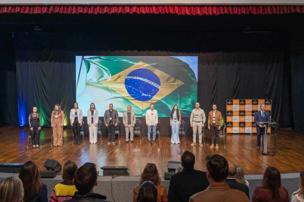 UCEFF reúne cerca de 150 acadêmicos e professores em congresso de Odontologia que bate recorde em Chapecó