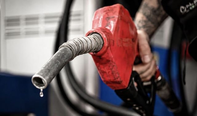Governo federal prorroga subsídio ao diesel em R$ 2,12 por litro por 30 dias