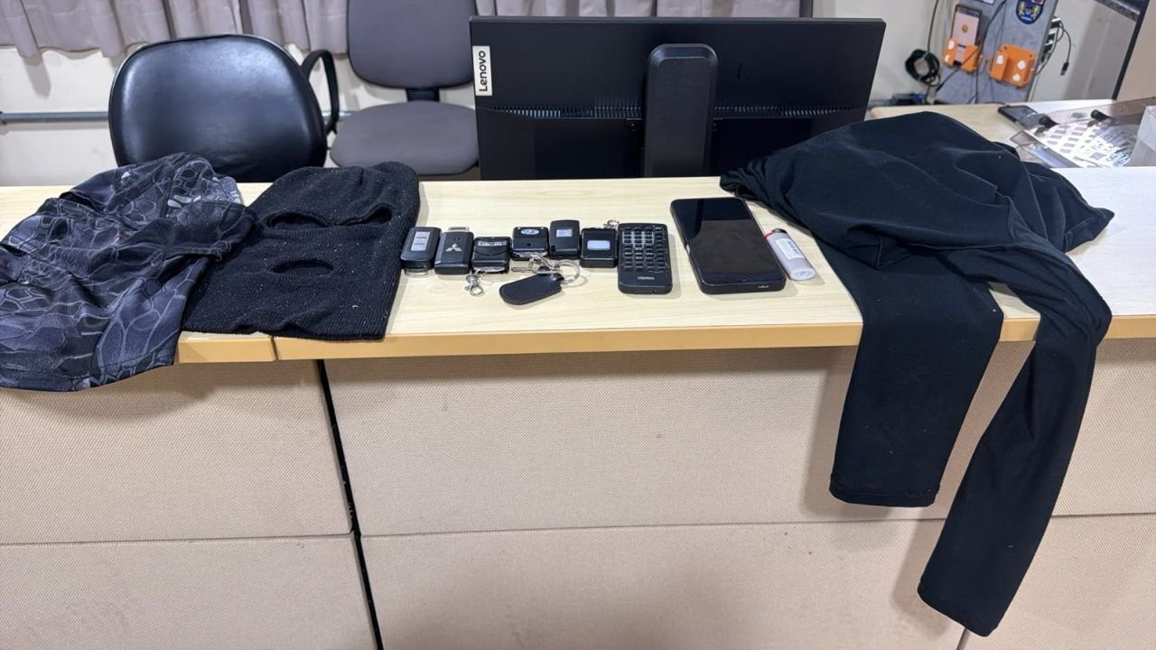 Três suspeitos são detidos após assalto a residência em Maravilha; família feita refém