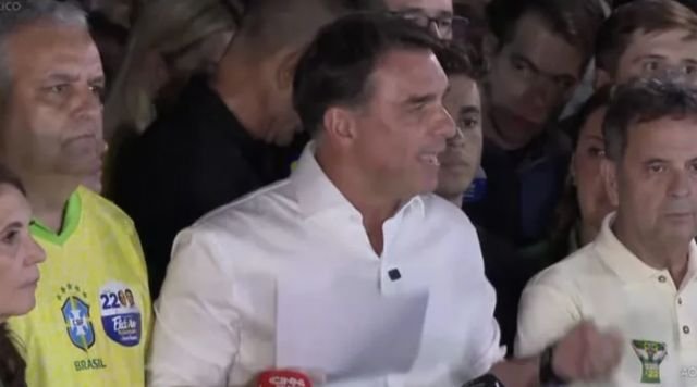 Flávio Bolsonaro altera carta e Jorginho Mello pede pacificação após eleições