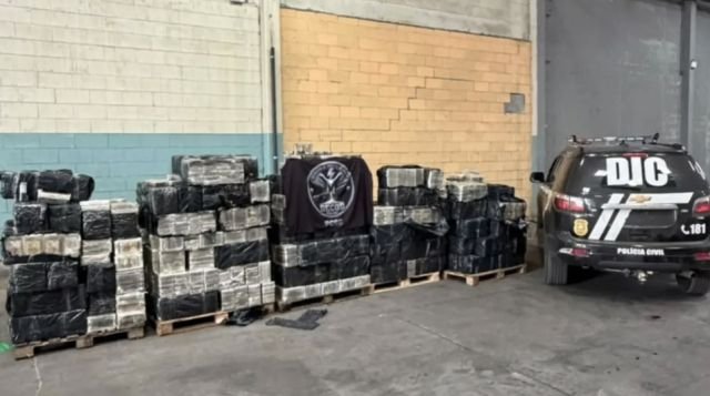 Polícia Civil apreende 4,4 toneladas de cocaína em Balneário Piçarras, prejuízo de R$ 486 milhões
